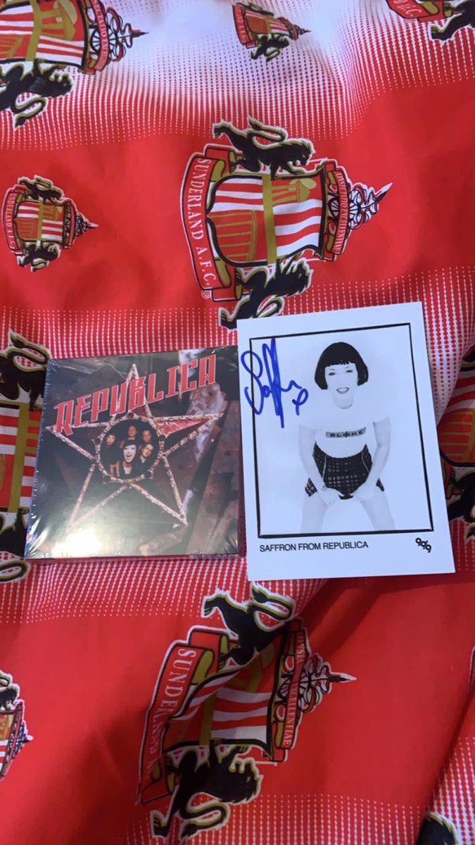 UKBritney_Jean's tweet photo. Currently listening to @SaffRepublica new Republica Re-issue 3CD album from CherryRed Records!!! It’s blooming amazing!!! 😎😍🤩❤️🌟🔥💥 xxx https://t.co/tvTHBIETTB