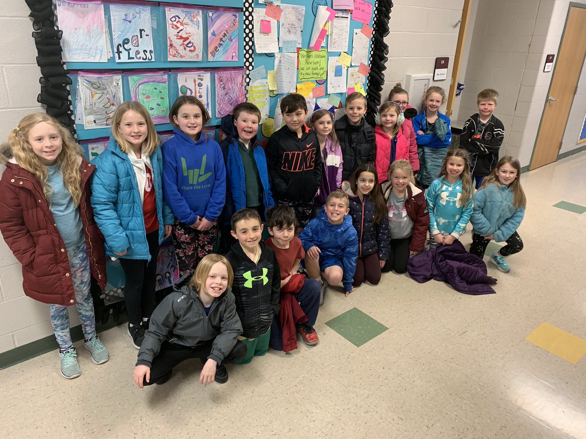 JoleneMoeser's tweet photo. @MissR_Duello 3rd Writers celebrated our Lit Essay Unit by creating “one word” covers to get their audience’s attention. The word they picked was a strong feeling, trait or theme that summarized their claim. We saw incredible growth this unit from our writers! #duelearns #tcrwp https://t.co/xri7d9gH8Q