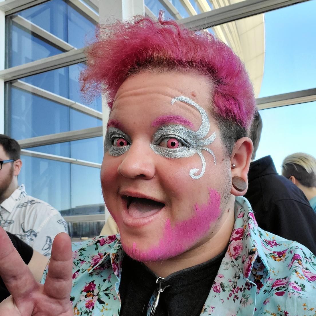 AceQger's tweet photo. Casual Caduceus here in the queue for Talks Machina!! #C2E2 #TalkMachina #CriticalRole #CriticalRoleCosplay https://t.co/qJpJZKNtd6