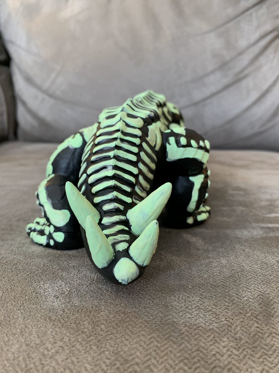 croctopusart's tweet photo. Scare Lizard #mastersoftheuniverse #scareglow #primalage #custompaint #commissionsopen #art #artistoninstagram https://t.co/NbcbnPmXIW