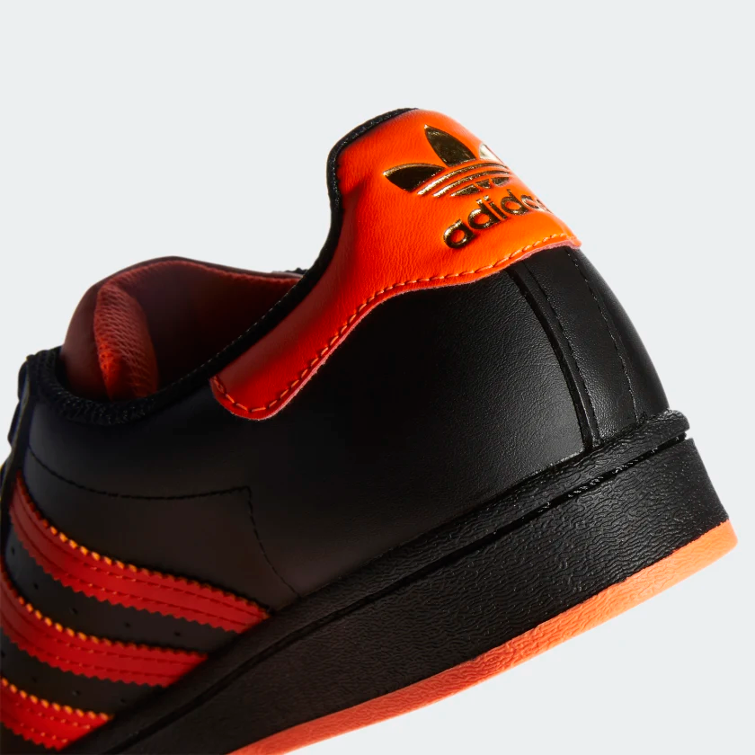 KicksDealsCA tweet picture