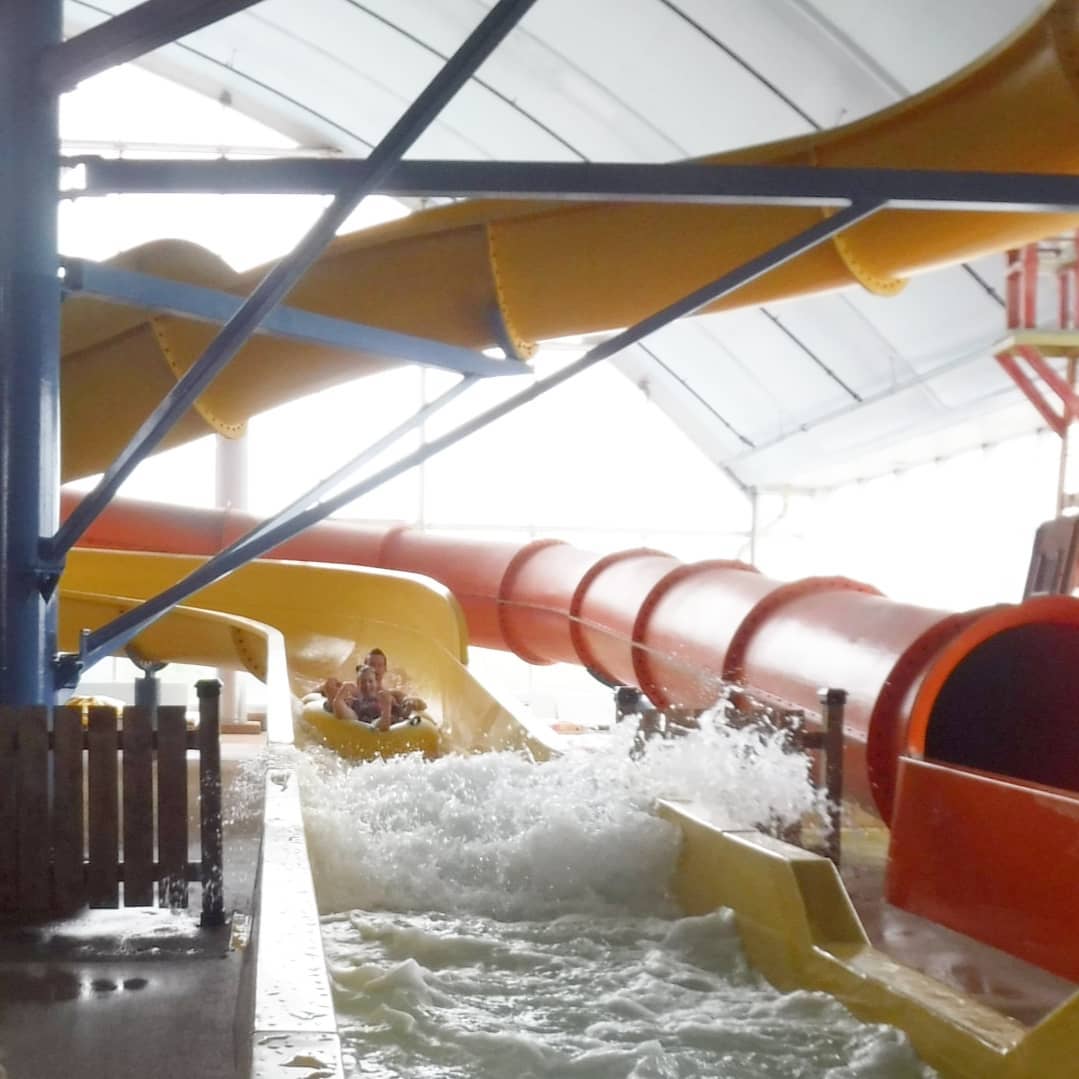 Cruising into the #Weekend 😀 
.
📸IGer: bethmwoodward  👈🏼 
.
#IndoorWaterpark #FallsAvenue