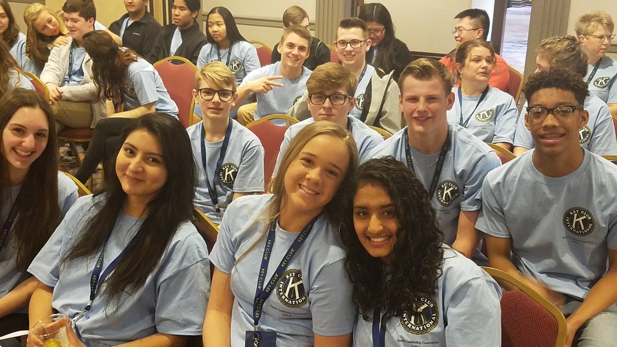 ElkhartBlazers's tweet photo. The crew at DLC!
#DLC2020 #IN_KeyClub #INtoService https://t.co/bndr8J9TSw