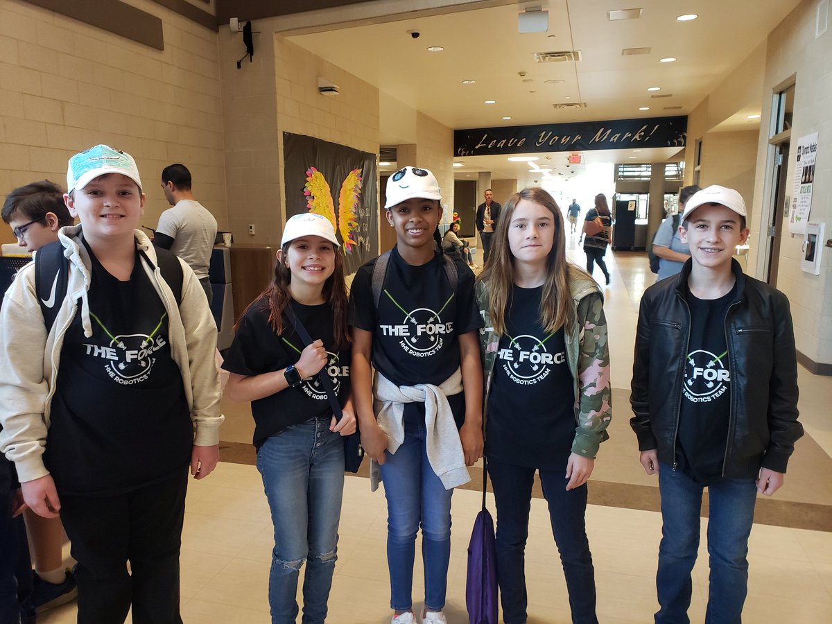 AbbyBrownELT's tweet image. Excited to see these Roadrunners at the district #HERORobotics competition today!