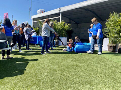 Cigna's tweet photo. We’re so excited to be here at the @MiamiDolphins Cancer Challenge this weekend. Cigna's #GoKnowTakeControlTour is here helping attendees get free health screenings and learn their four health numbers. Please stop by and see us! #CignaFL https://t.co/0BhlCAPq4d