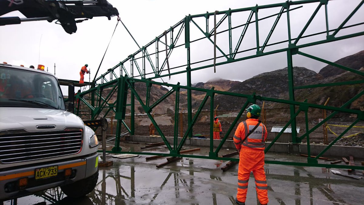 IPCONSAC's tweet photo. “Las personas que trascienden son las que nunca dejaron de intentar”, 
Proceso de Instalación de Estructuras Metálicas en el Proyecto Raura a 4750 msnm
#Ingenieria #Fabricacion #MontajesEstructurales #SomosIpconsac #ProyectoRaura https://t.co/YNjtO3xaqd