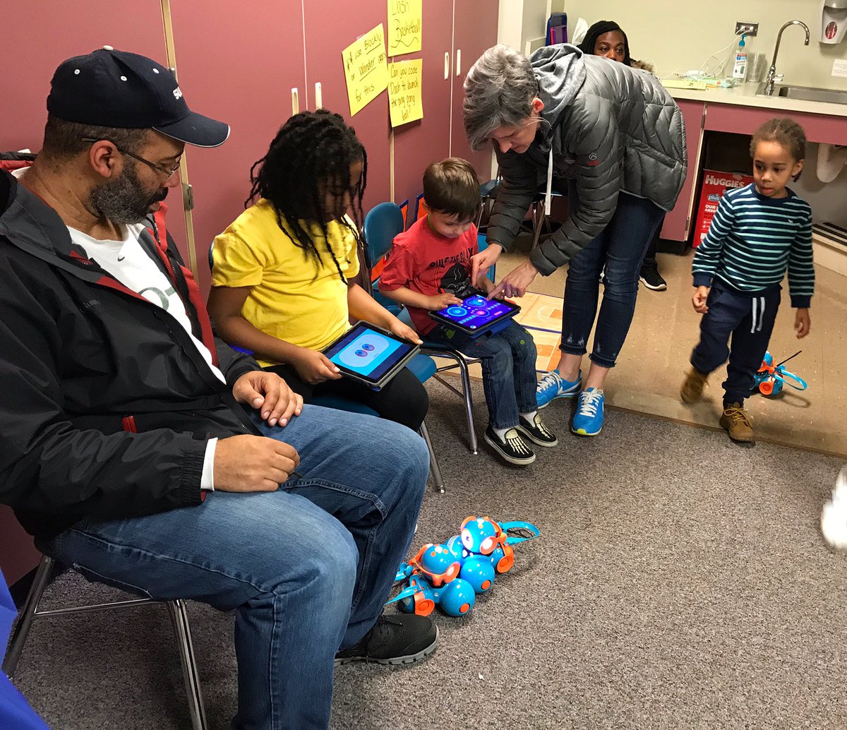 DURRoadrunners's tweet photo. Durham's Family STEAM night was a success!Thank you to  Durham staff, volunteers from THS and I especially wish to thank Mrs. Emerson, Mrs. Southards and Mrs. Selby! Without their tireless leadership, effort, time and passion for STEAM this event would not happen. @TigardTualSD https://t.co/eS1poHsUEZ