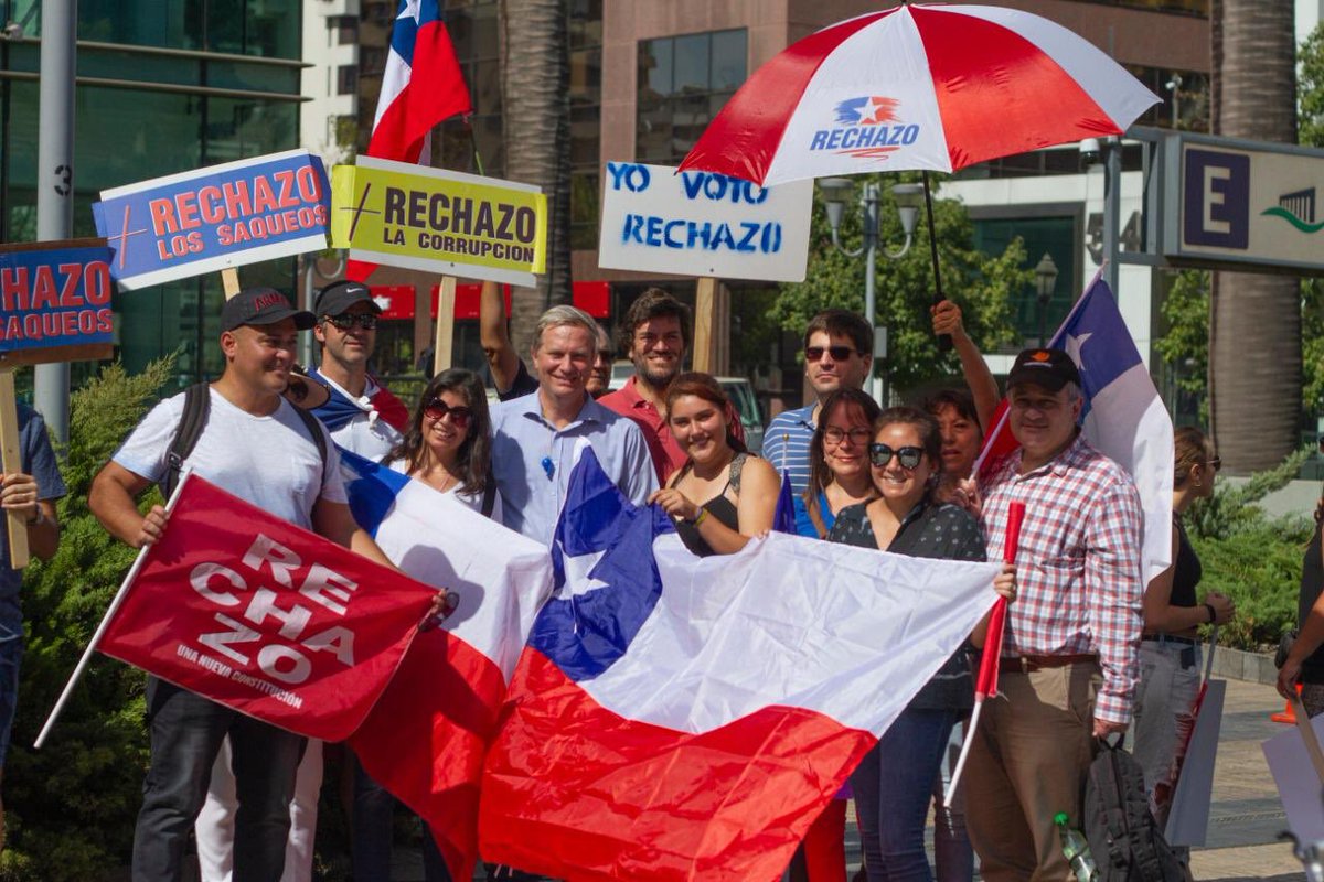 joseantoniokast's tweet photo. Hoy, como un ciudadano más y junto a miles de chilenos a lo largo del país, nos sumamos a las marchas por el #Rechazo que llevan semanas en las calles. Todos juntos, con la fuerza de nuestras ideas y convicciones, vamos a derrotar a los que quieren destruir a Chile https://t.co/ftx5jNJTyO