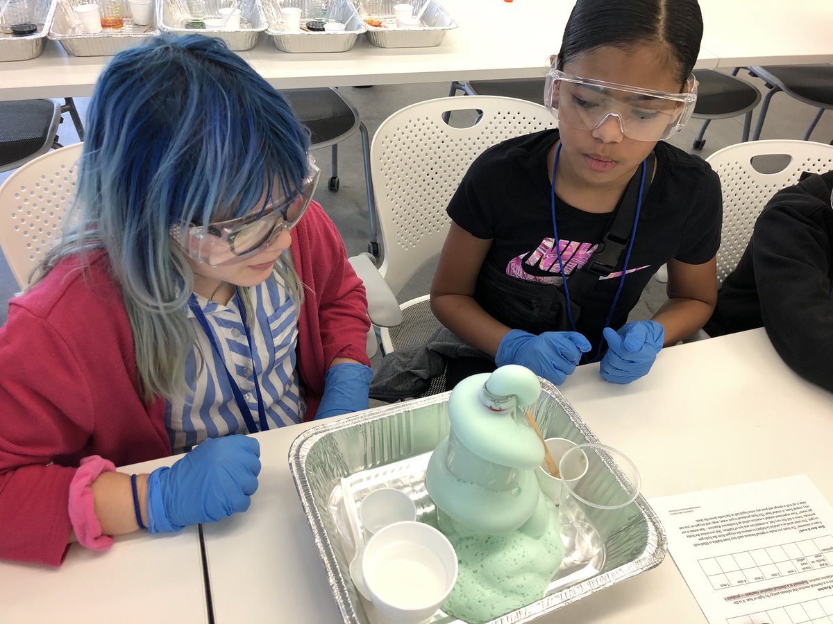 UCFChristin's tweet photo. Great 5th grade Gifted STEM Day @FloridaPolytech! 3D printing, robots, and chemical reactions - oh my! #jsarocks https://t.co/i7ubNj8X6f
