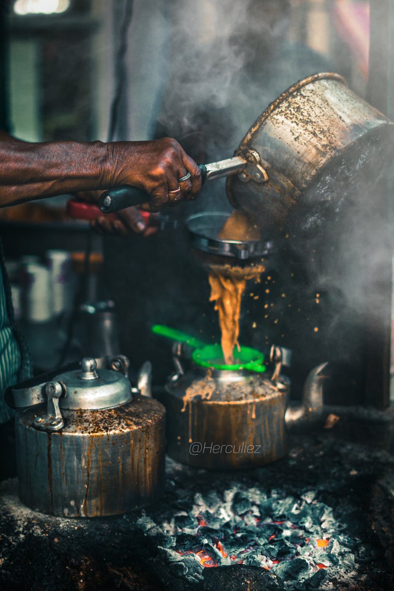 iHerculiez's tweet photo. Distance of more than 200mtrs from a tea stall can be hazardous to my health 😩
#tea #sonyalpha #chaigram #teaddicted #moody https://t.co/4TtdUOpzjx