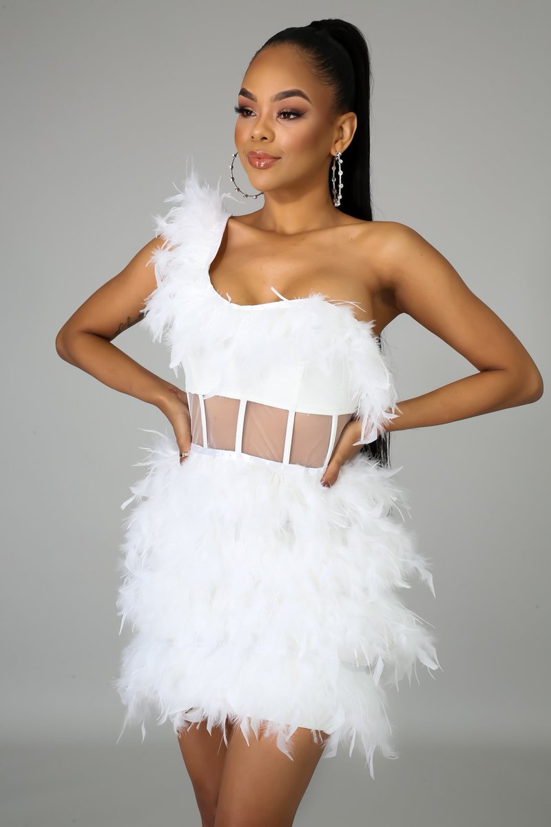 ✨ 'Glam Queen Dress' ✨

👗Link to Shop: bit.ly/2VxQp88

💕GitiOnline.com

#style #sexy #fashion #ootd #new #onlineshopping #boutique #dress #featherdress #promdress #formaldress #spring #blackgirlmagic