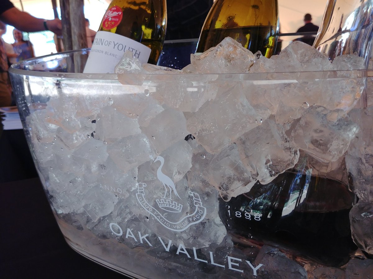 KyleLikesWine's tweet photo. Great day out today pouring @VondelingWines and @oakvalleywines together at the #OldCapeWineShop joint at #ImhoffFarm. Amazing crowd. Thanks guys. https://t.co/EN1AKY6aZv