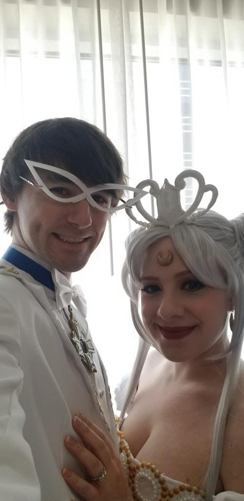 CskimCosplay's tweet photo. Day 2 of #C2E2 as Neo Queen Serenity and King Endymion! 

#SailorMoon #sailormooncrystal @c2e2 #C2E22020 #cosplay #cosplayers https://t.co/geROdlSpPd