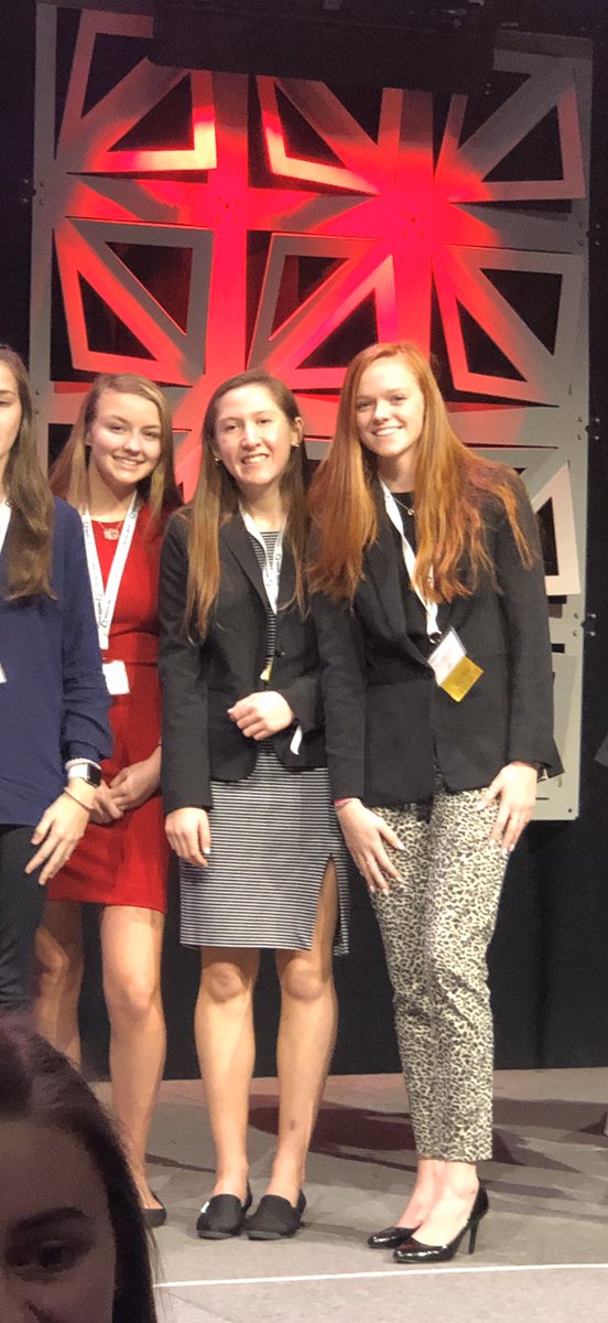 Our Tres Chic girls rockin’ the stage with a Top Ten in Sales Project!  There is no one with more style!