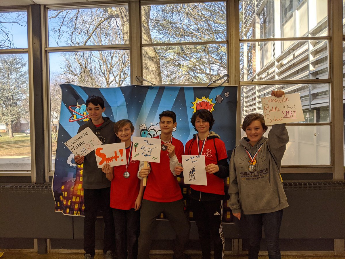 AmandaE_Sci's tweet image. #cmsmakes #grouppicture #cmssuperheros #bcpsstem2020