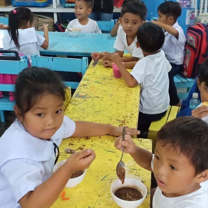 CarringtonFarms's tweet image. Access to healthy meals is a privilege that we don’t take for granted. Our Carrington Cares program provides healthy meals and food education to children in need in our own backyard and beyond. #CarringtonCares