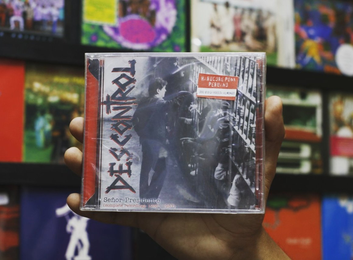 #Disponible el disco "señor presidente" de la banda #Descontrol (2006). 
Estamos en Av Brasil 1275, 2do piso Stand 71B en #GaleriasBrasil en el distrito de #JesusMaria 
Atendemos los lunes, jueves, viernes y sábados de 3 a 8pm. #discotienda #Lima #Perú #Musica #Punk #Hardcore