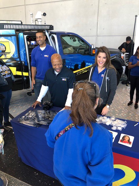 AlisonWSB's tweet photo. Having a great time meeting lots of @wsbtv fans at the Atlanta International Auto Show. #autoshowwsb https://t.co/Uc7s9ehmk8