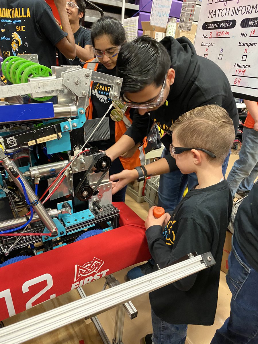 chantillySTEM's tweet photo. Off to a great start @frc612! Best of luck. We are proud of you! Huge thanks to the sponsors @SAICinc @northropgrumman https://t.co/fpR08ha8Ce