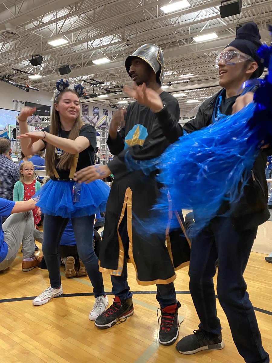 chantillySTEM's tweet photo. Off to a great start @frc612! Best of luck. We are proud of you! Huge thanks to the sponsors @SAICinc @northropgrumman https://t.co/fpR08ha8Ce