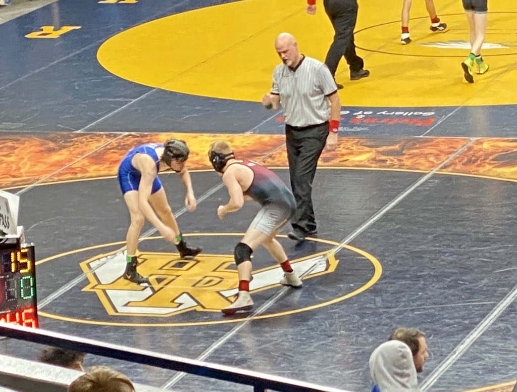 WrestleSherwood's tweet photo. Phil Resch falls 5-1 to Elliot Harris of Grants Pass in the blood round at 138 lbs, ends one win short of the podium. Congrats on a great year and career, Phil! #SherwoodStrong #TenaciousTen #OSAAstate https://t.co/RRUUX0uCT8