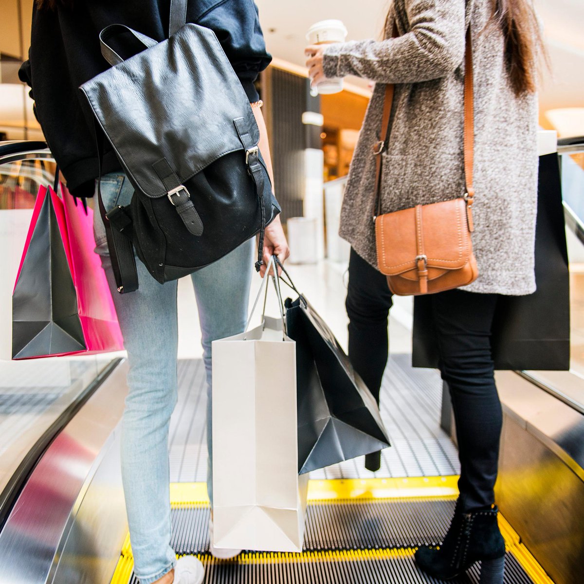 Happy #LeapDay! What will you do with this extra day? How about a shopping trip to Vancouver Mall! 🛍️