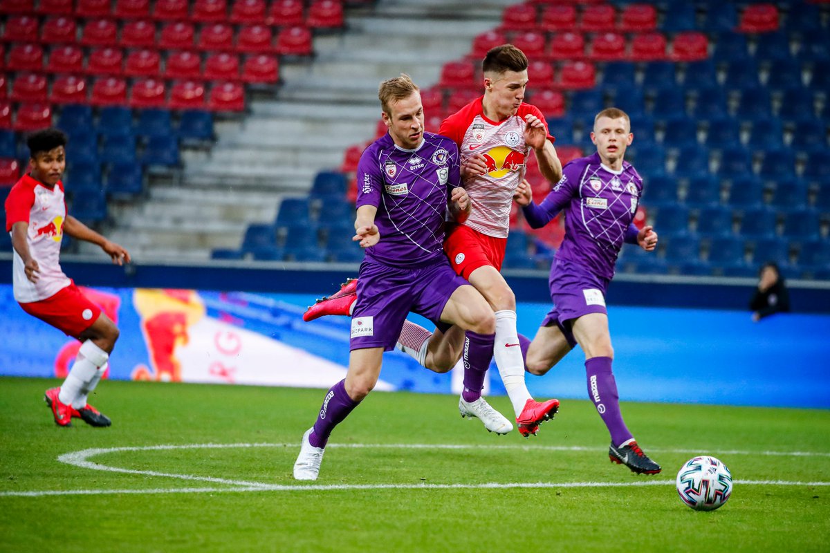 FCLiefering's tweet photo. Pause: Mit 0:0 geht es in die Kabinen. #FCLKLA https://t.co/nAyy7U0MCG