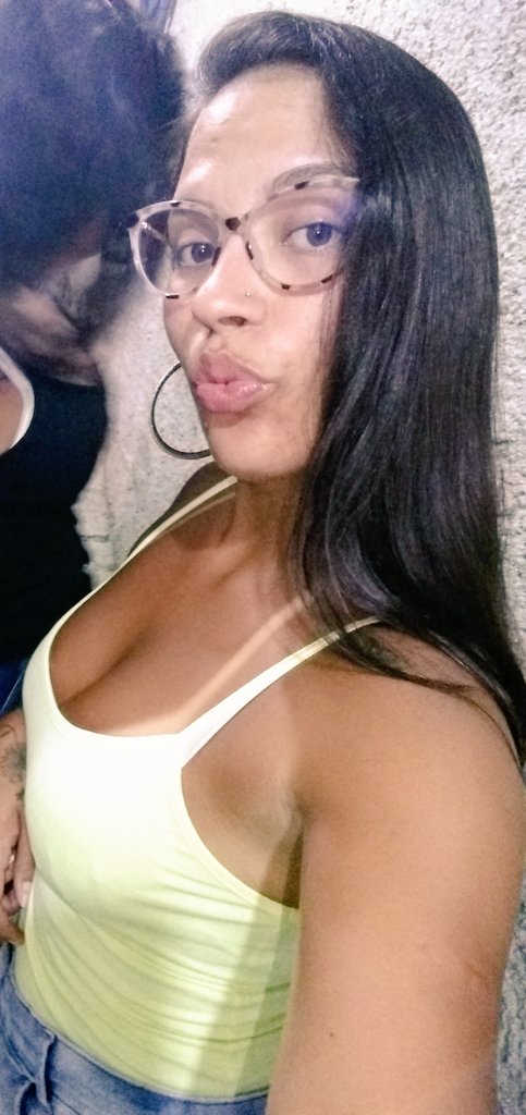 ManuellaLobo1's tweet photo. A melhor proteção contra as energias #ruins é ter a energia #booooa 😏😌💋🙌🏻 https://t.co/mwEPbcEjH8
