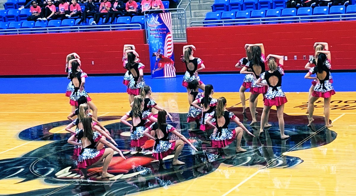 The Lady Dragon wrestlers are at the DFW Dance Championship to support dragon wrestler AND JV Belle, KK Bucher!! We’re SO proud of her performance today!! 🏆👏🏻🏅
#DragonPride #ProtectTheTradition #dragonssupportdragons
