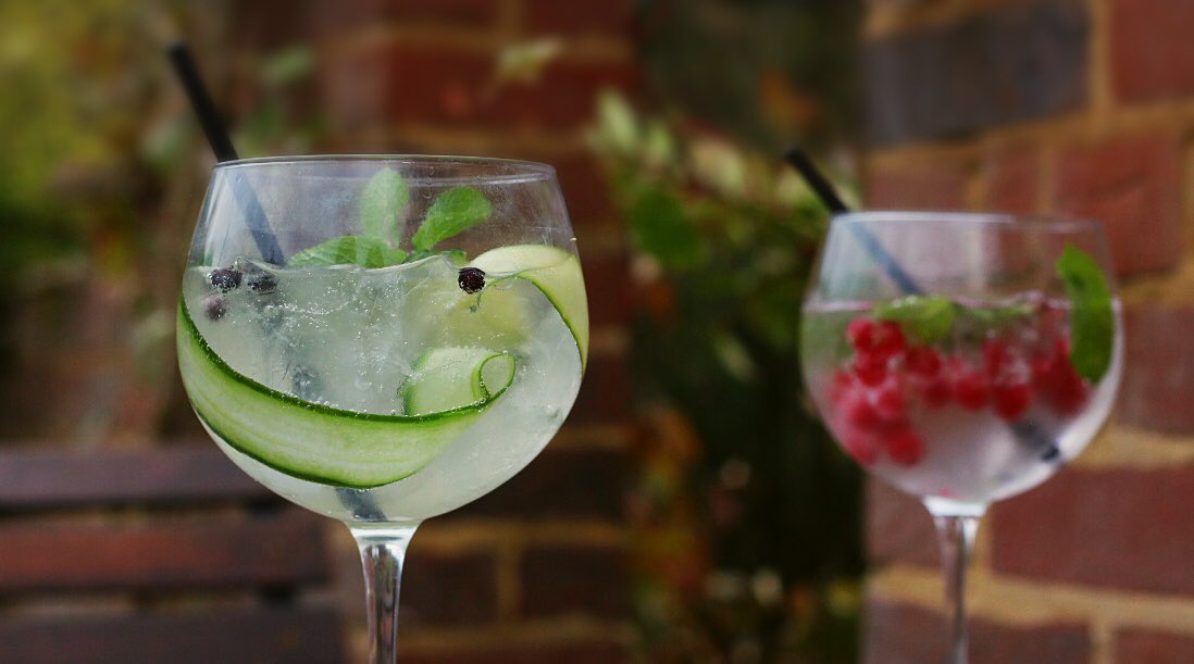 Gin is the perfect accompaniment to any day ending in a Y...  Let your Saturday evening beGIN! 💚 ❤️
P.S. If you are a Gin Lover take a look at our upcoming Gin Tasting evening, over at our little sister venue.. <a href="/FollyBistro/">The Folly Bistro</a> 🥳