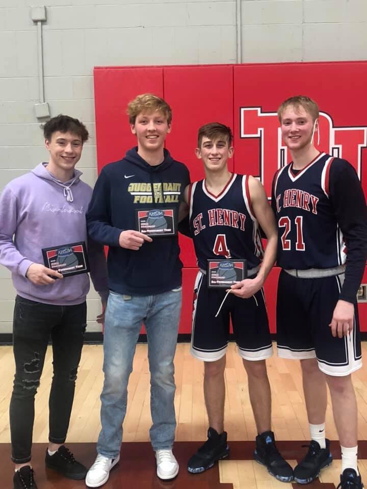 KySelectAAU's tweet photo. Congrats to our guys on the 34th District All-Tournament Team and @StHenrySports on the District Title! 

@ConnorShea23 - St. Henry
@lukemaher21 - St. Henry
@ian_snelling6 - Dixie Heights
@gabevogelpohl - Lloyd Memorial 
@ianv_3 - Ludlow https://t.co/LJ4Qxzf7Jy