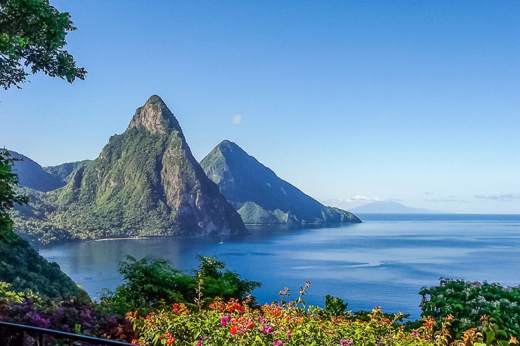 Saint lucia. Суфриер сент-Люсия. Санта Лусия остров. Сент Люсия столица Кастри. Сент Люсия Карибы.