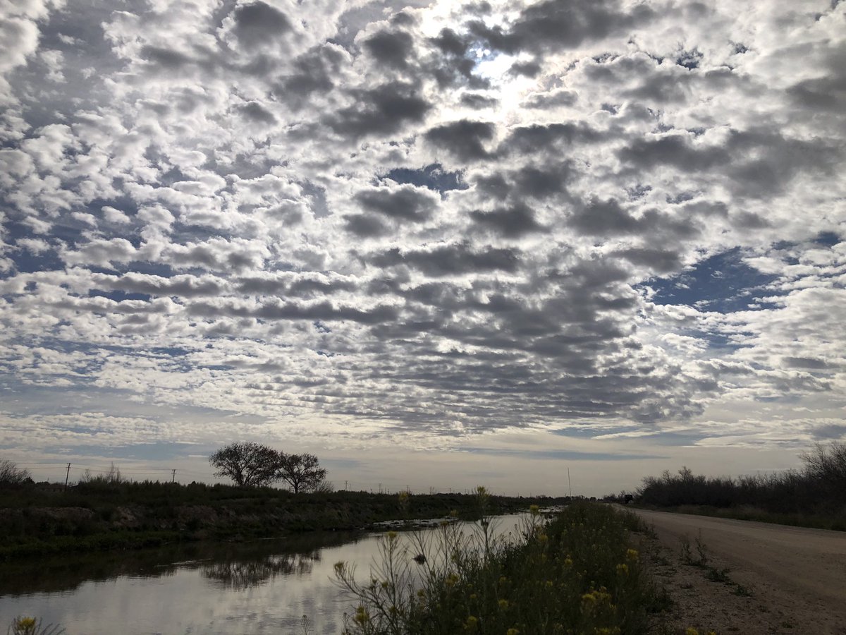 MsTerrazas_J's tweet photo. There is no power like His power! Our Father’s Kingdom is HERE. The decision to live in it is yours. Open your arms, and let Mother Nature embrace you. #livefree #runandpray https://t.co/cDIUWtbNiG