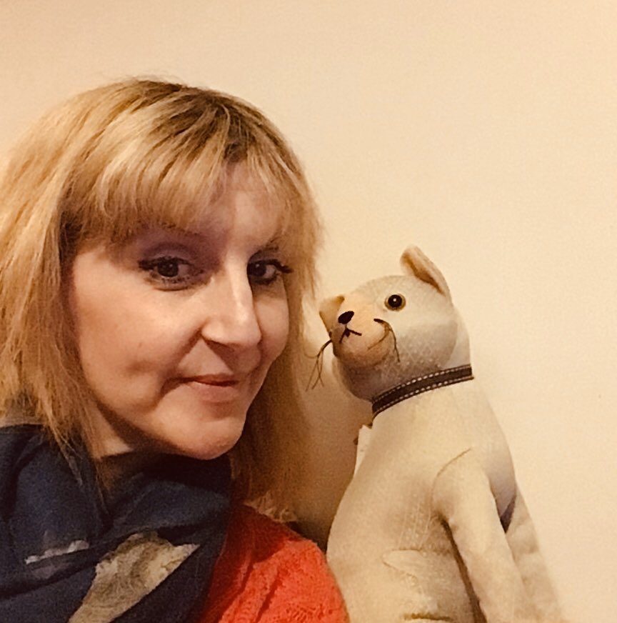 comedyloulou's tweet photo. Just having a chat with Barnaby until he tells me to get stuffed #crazycatlady #cats #catdoorstop #catornaments #caturday #chataday https://t.co/muc5CVUn4z