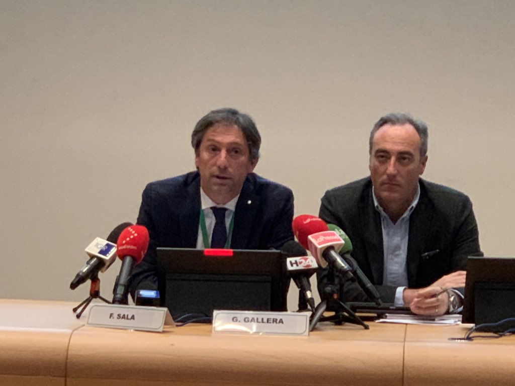 RegLombardia's tweet photo. #LNews #coronavirus vicepresidente #RegioneLombardia @fabri_sala :lezioni sospese in ogni ordine grado nelle scuole ma non chiuse nei prossimi 7 giorni. Sarà attivato e-learning e consentito ripresa attività del personale amministrativo e chi si occupa delle pulizie negli edifici https://t.co/Pwy22tAAEo