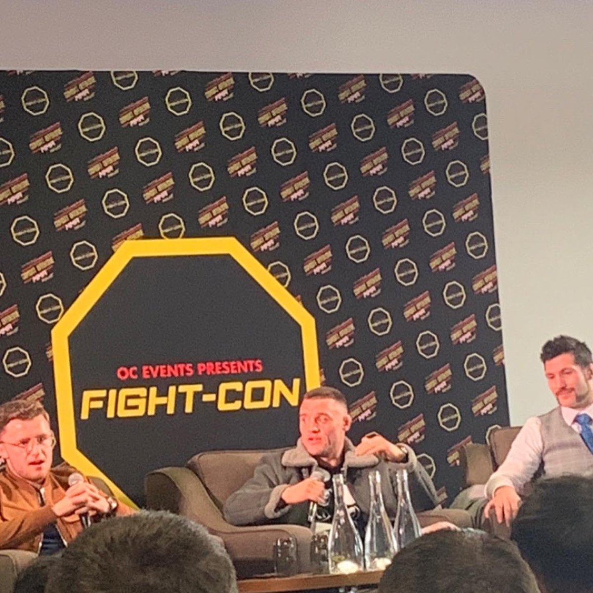 JoLeonard___x's tweet photo. Thank you @FightConIreland for a great day getting to meet some legends of the sport and watch a live podcast from @Energized_Show was so much fun. Wonโt forget it ๐ฅ @WonderboyMMA @Benaskren @Michaelpage247 @WillFckinFleury #ufc #fightcon #bellator https://t.co/jYvsjKTnwo