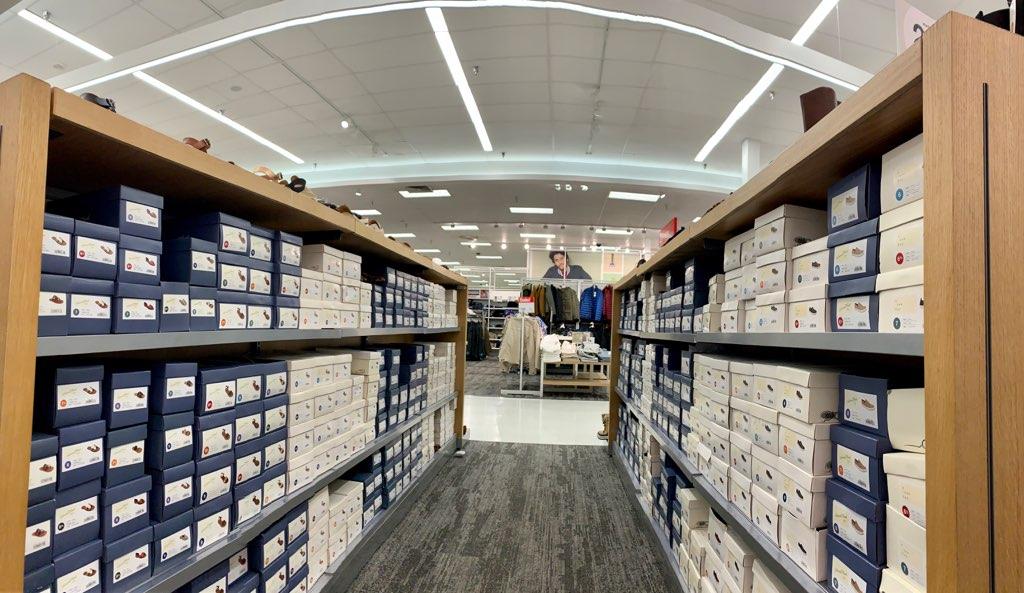 T-0061 excited for some warmer weather! Showing our guests so many great new shoe styles for SPRING! <a href="/AaronOnkka/">Aaron Onkka</a> @jodijordheim @haileymwacholz #findingthejoyineverydaylife #D143BestFootForwardChallenge