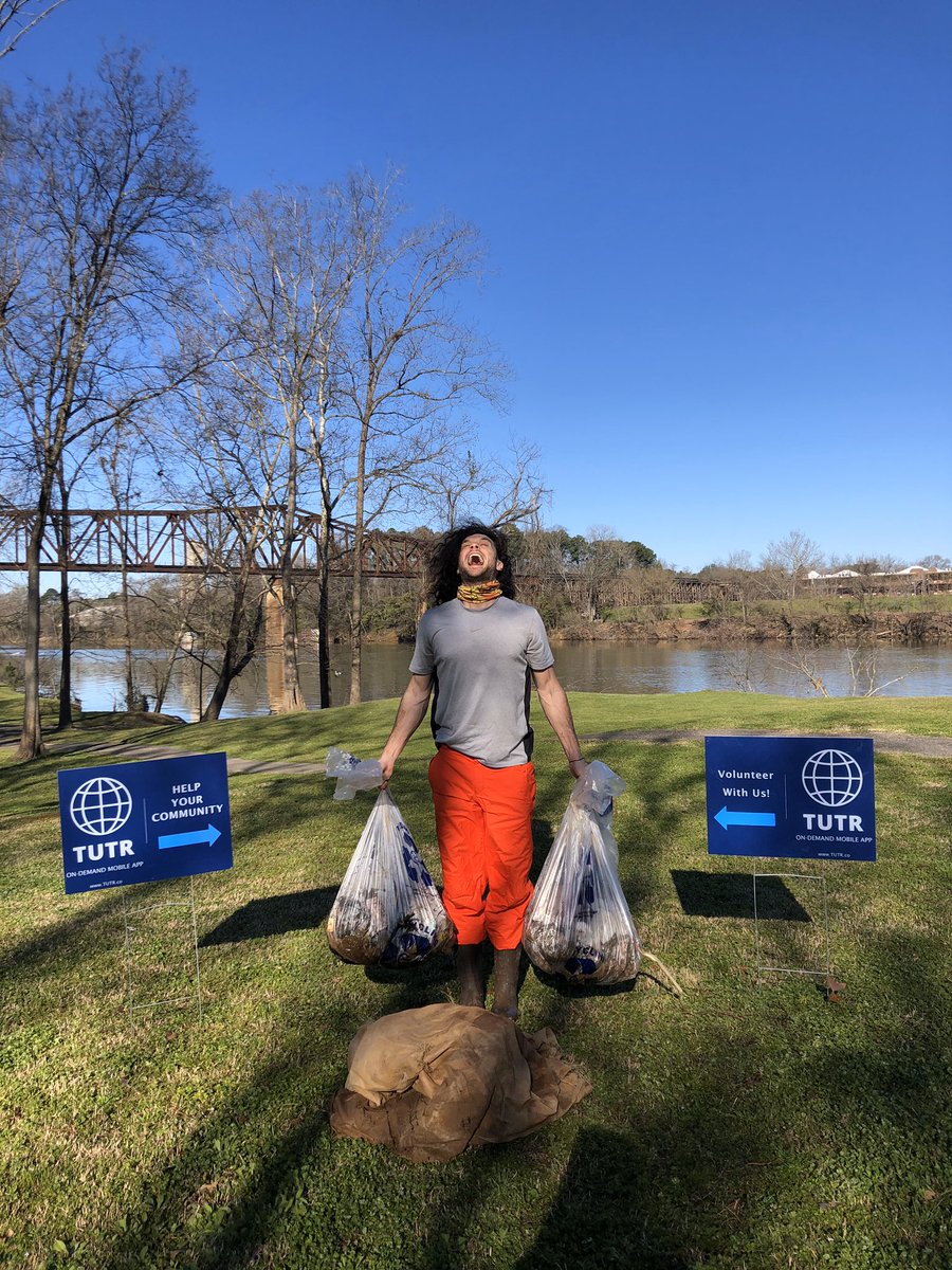 TUTR__app's tweet photo. Almost 100 lbs of trash removed from the Black Warrior River this morning🙀
•
How amazing it feels doing one good deed a week🙃
•
Join the TUTR Tuscaloosa Mobile App every Saturday from 8-9am for 
#TUTRTuscaloosaCleanup 🌎♻️

#UniversityofAlabama #StillmanCollege #SheltonState https://t.co/KJo0pG2AhA