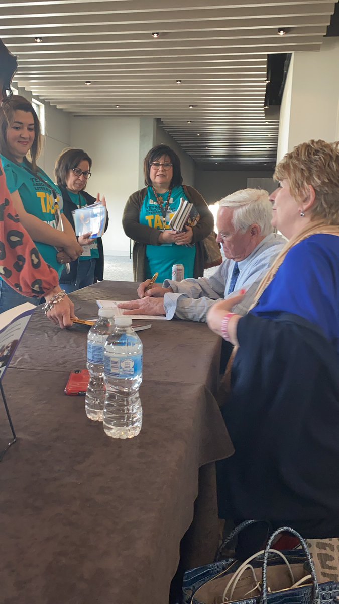 Signing books at TALE after presenting at TALE @KyleneBeers and @BobProbst @HeinemannPub #noticeandnote #readingnonfiction