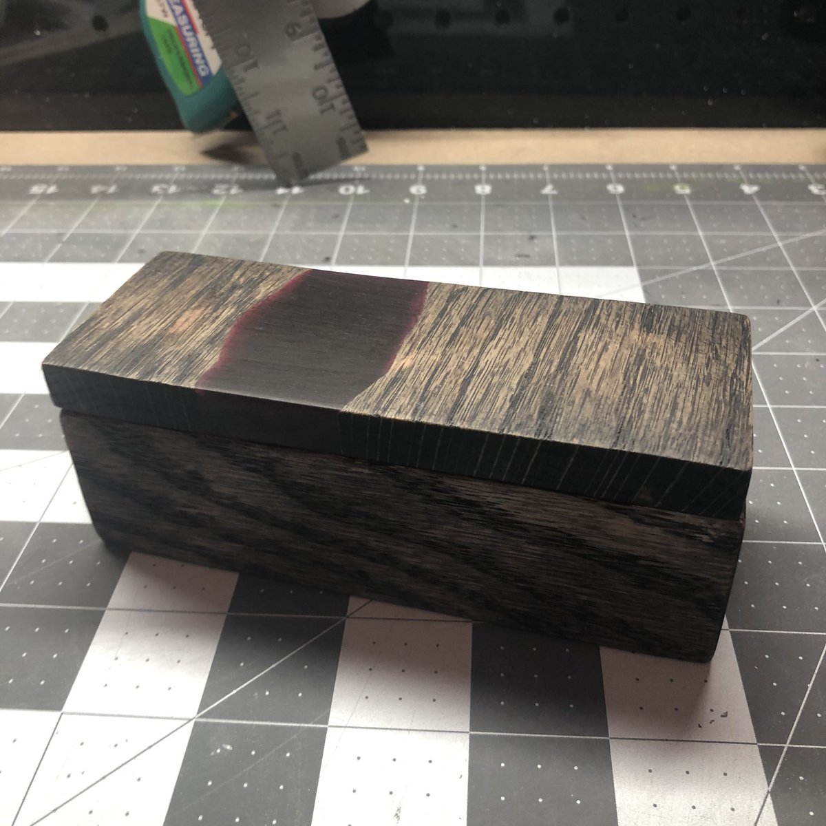 BlackRingProps's tweet photo. Made this wood and resin dice box for my DM and good friend! Hopefully he will like it and not kill off my character this session 🤣 #dNd #wizardsofthecoast #dungeonsanddragons #dice https://t.co/nCz92XDqD8