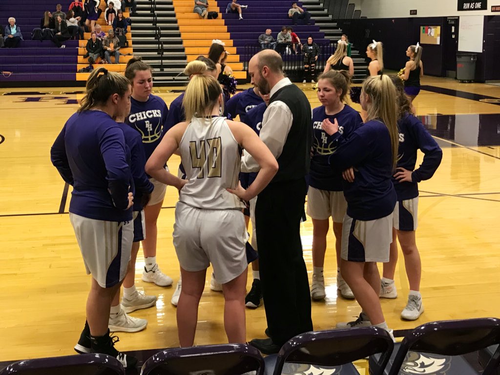 ChristyLReeves's tweet image. Best of luck to @PHHSGirlsBB and the Roosters Basketball teams as the open up in the first round of Districts today at Harrisonville!! It’s been an exciting season, so keep fighting! #ChickStrong 🏀