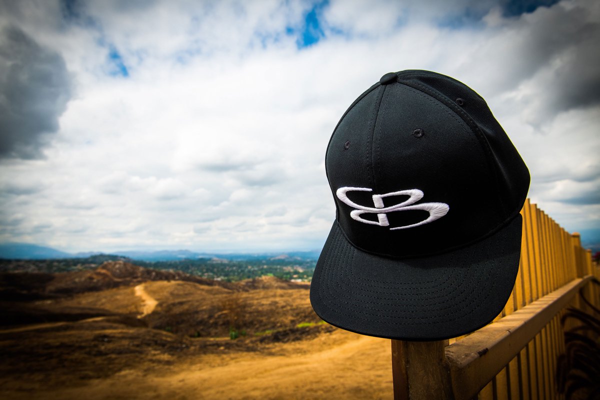 BoombahInc's tweet photo. Adventure with Boombah 🏜 #boombah #boombahgear #adventure #hats #custom #softball #slowpitch #slowpitchsoftball #baseball #fastpitch #diamond #soccer #basketball #softballers #softballlife #welivesoftball #usssa #slowpitch #asasoftball #usabaseball #productphotography https://t.co/USGtAccc47