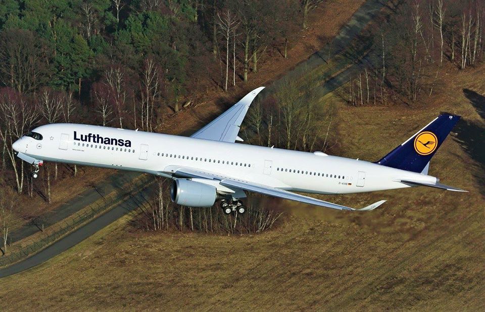 Aviationworldw's tweet photo. Airbus A350 @Lufthansa Airlines #airbuslovers #airbuslover  #airbuslover15  #airbus340 #airbus321 #airbusgroup  #airbusslovers #airbusspotter #airbushelicopters #airbuspilot #AirbusFans #airbusa300 #Airbusfanpage #airbusfamily #LeapDay #HBDtoWONHO https://t.co/K237d4Qs5V