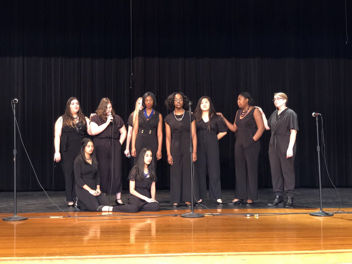 Wernekea's tweet photo. Amazing kick-off to #HawkFest2020 by our amazing @HebronChoir!! https://t.co/YepG4wyDHJ