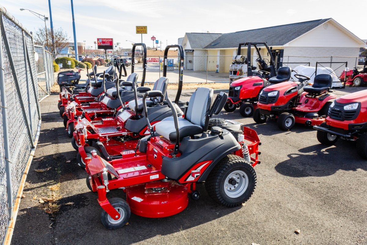 We’re here to make shopping for landscaping equipment easier.