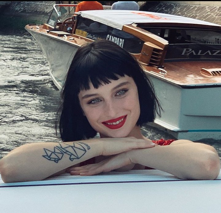 lilachuf's tweet photo. hello, it's me Alice Pagani from Baby!

i do #openfollow for all western roleplayers out there, please retweet this and be my mutual❤️✨ https://t.co/OEO43bQh7z