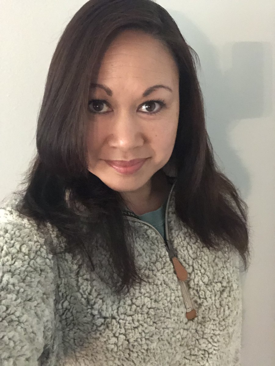 CastellKim's tweet photo. #SelfieSaturday
Hope your day is going well!! #sunnyday #butitscold https://t.co/CG1RC4W2S2