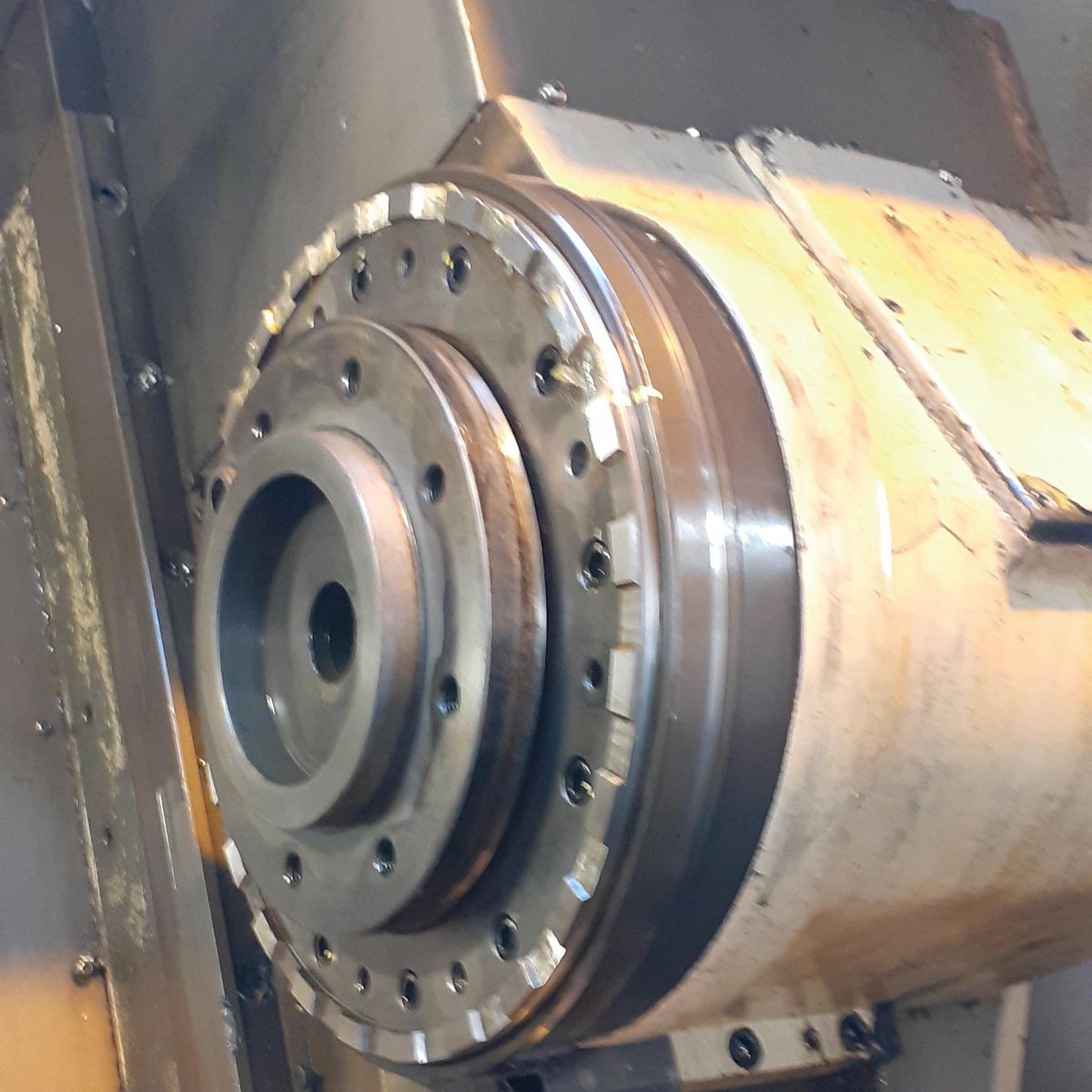 machine_support's tweet image. #turret #alignment on a Puma 450 #lathe, both couplings out of position and require the dowels replacing. Turret disc fitted and geometries reset, back in production #productivity #machine_support #ukmfg
contact sales@cncmachinetools.co.uk