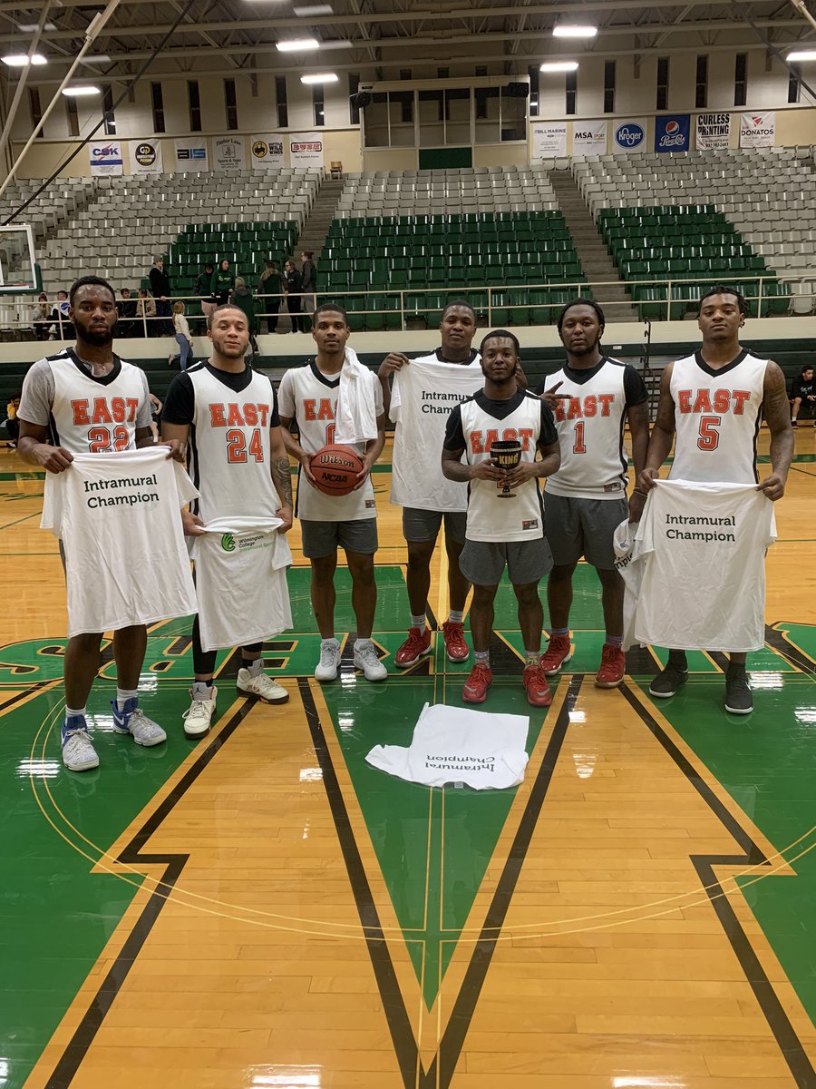 Congrats to our 5v5 basketball champions, East Slime! They went 6-0 on the season, and finished off with a 43-36 championship victory.