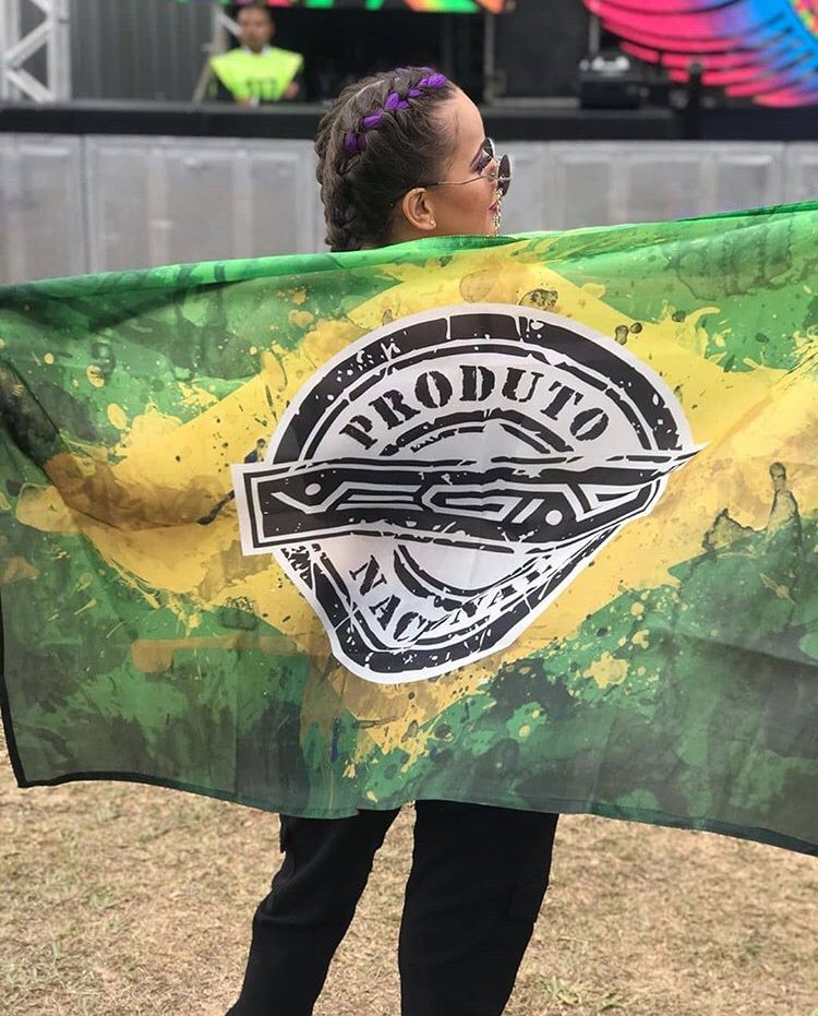e_raves's tweet photo. Essa loucura que te completa não estamos vivendo no memso tempo 🎶👽. https://t.co/7Qyc002eSG